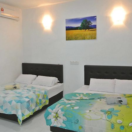 Wave Langkawi Inn Пантай Ченанг Екстериор снимка
