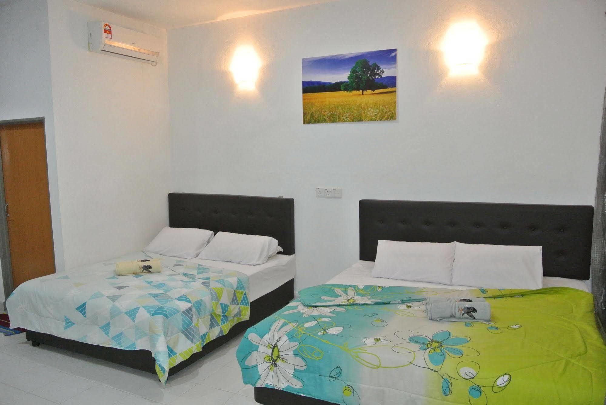Wave Langkawi Inn Пантай Ченанг Екстериор снимка