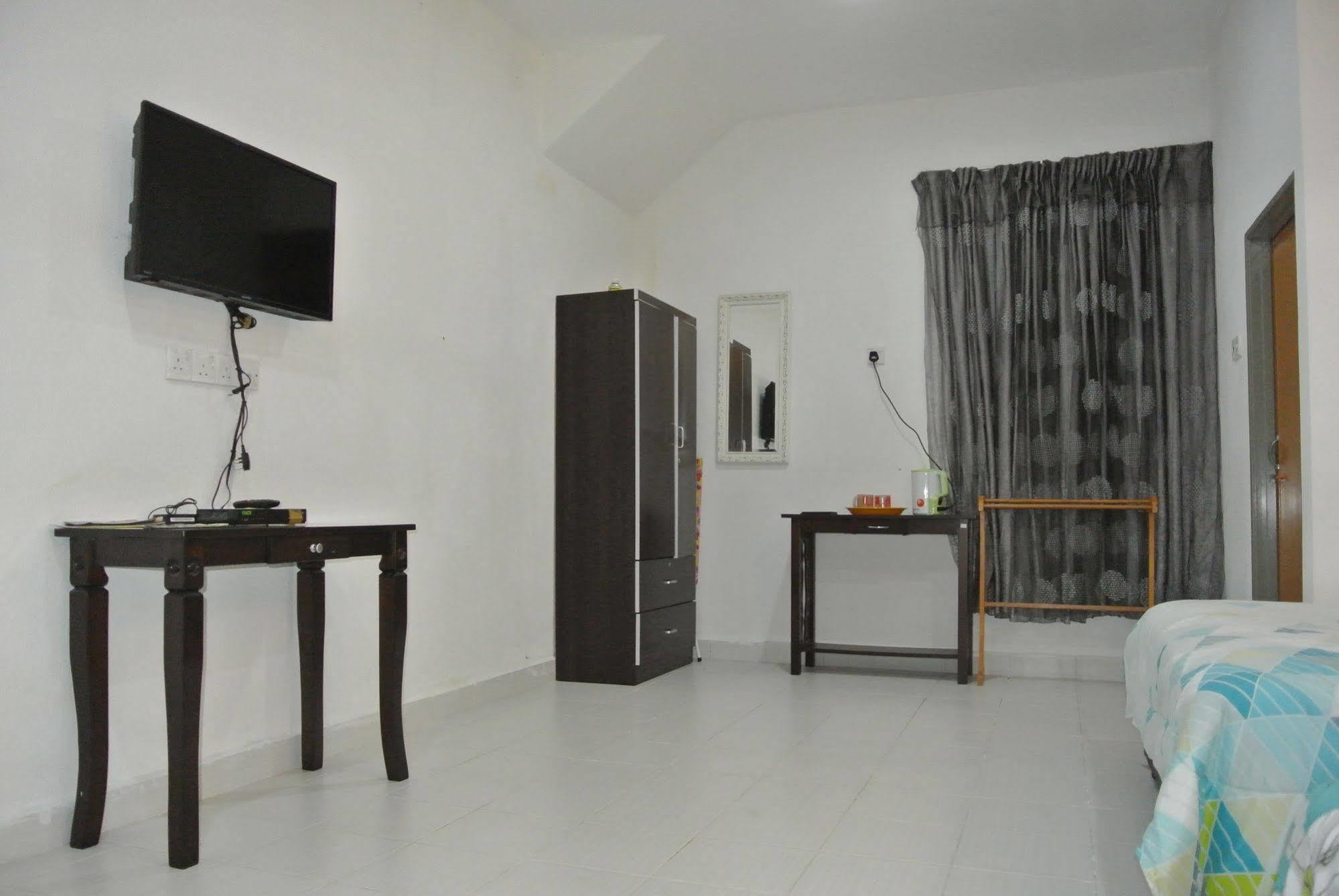 Wave Langkawi Inn Пантай Ченанг Екстериор снимка