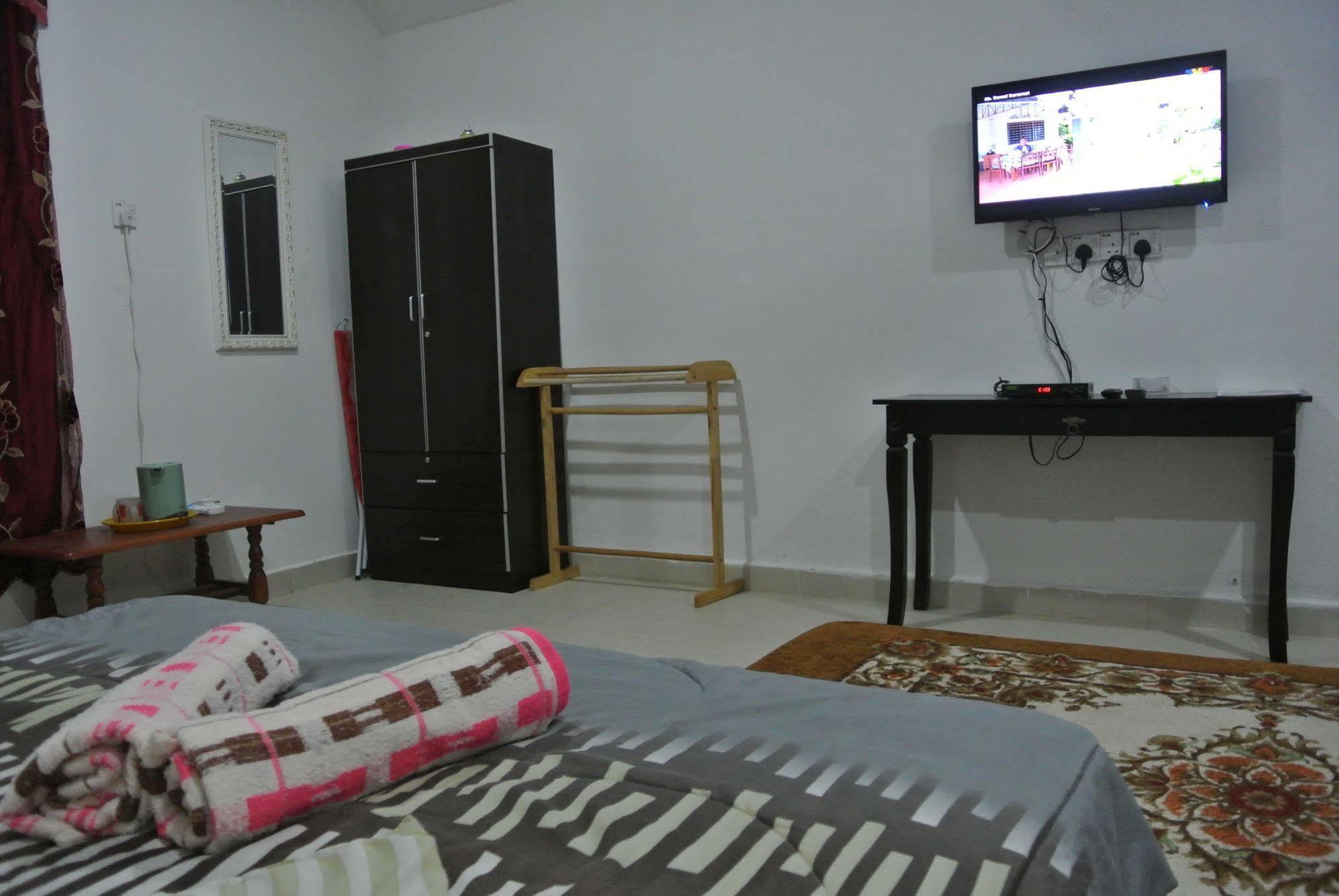 Wave Langkawi Inn Пантай Ченанг Екстериор снимка