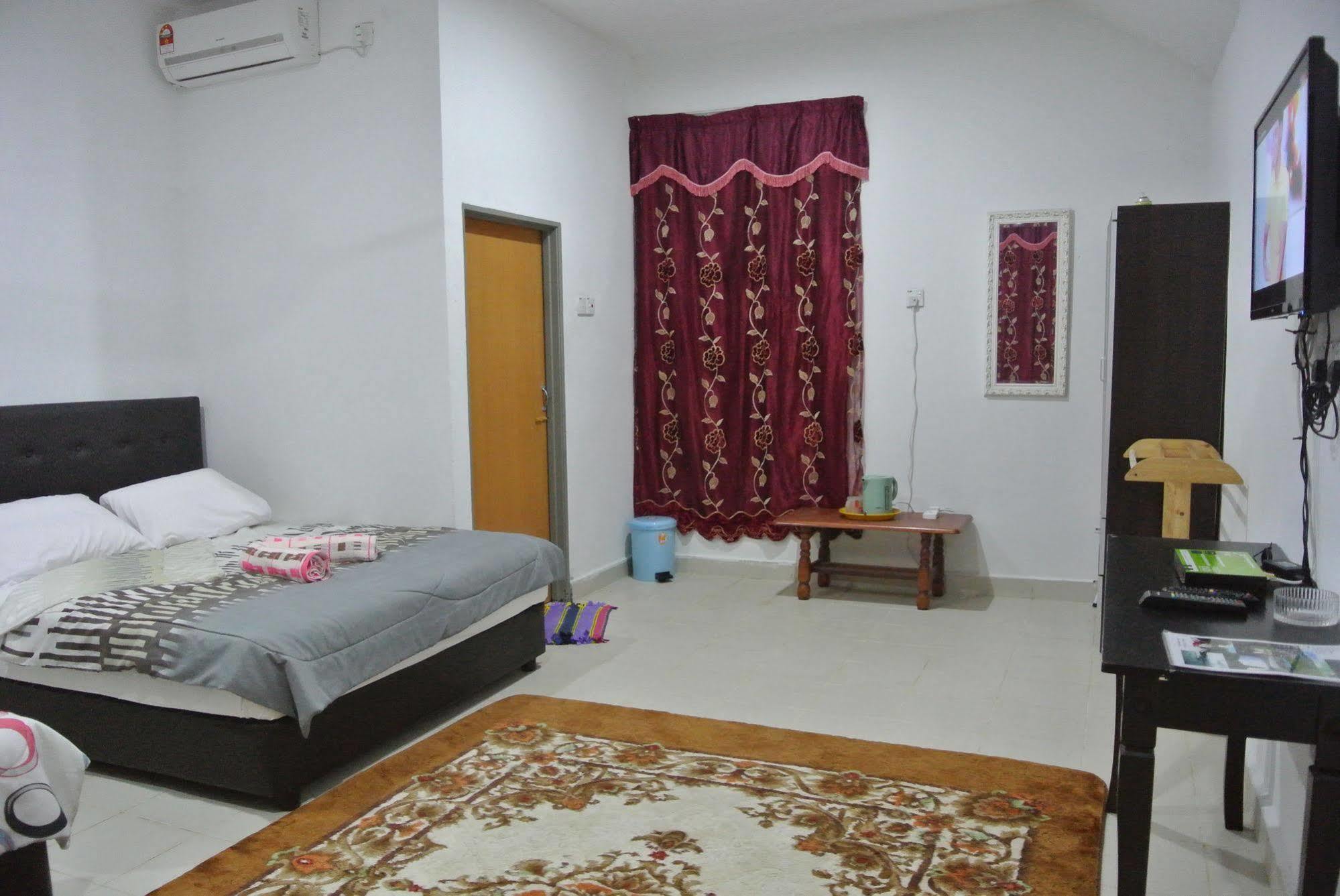 Wave Langkawi Inn Пантай Ченанг Екстериор снимка